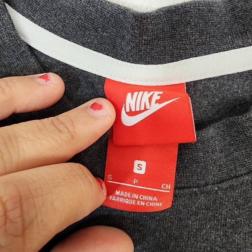 Nike Size Small CLC Crew Shirtsleeve Shirt casual Gym Fitness Athletic Grey - Picture 5 of 7